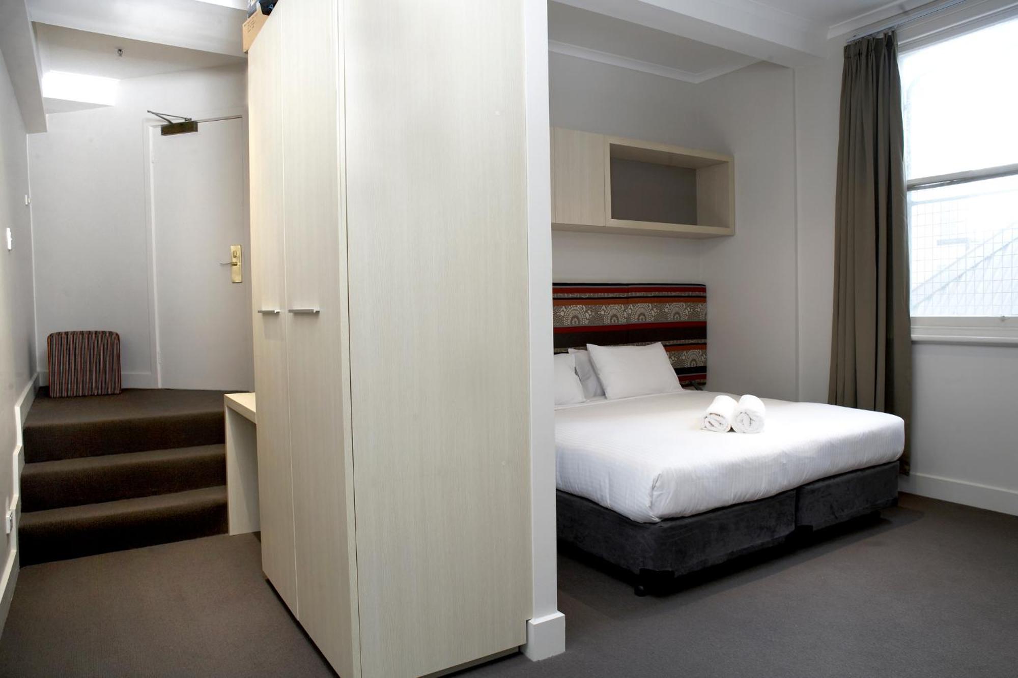 Rooftop Apartment,568549218:JPEG